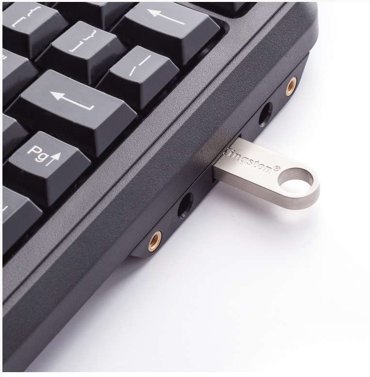 Full Travel Keyboard with Attachment Versatility Full Travel Keyboard with Attachment Versatility